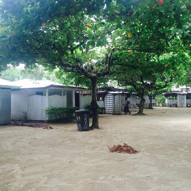 Vacations Beach Fale Hotell Manase Eksteriør bilde