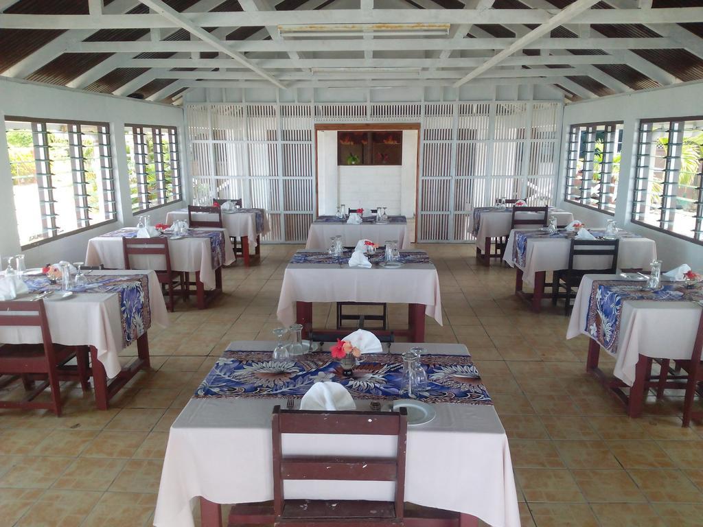 Vacations Beach Fale Hotell Manase Eksteriør bilde