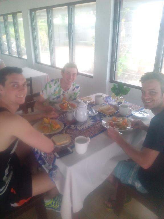 Vacations Beach Fale Hotell Manase Eksteriør bilde
