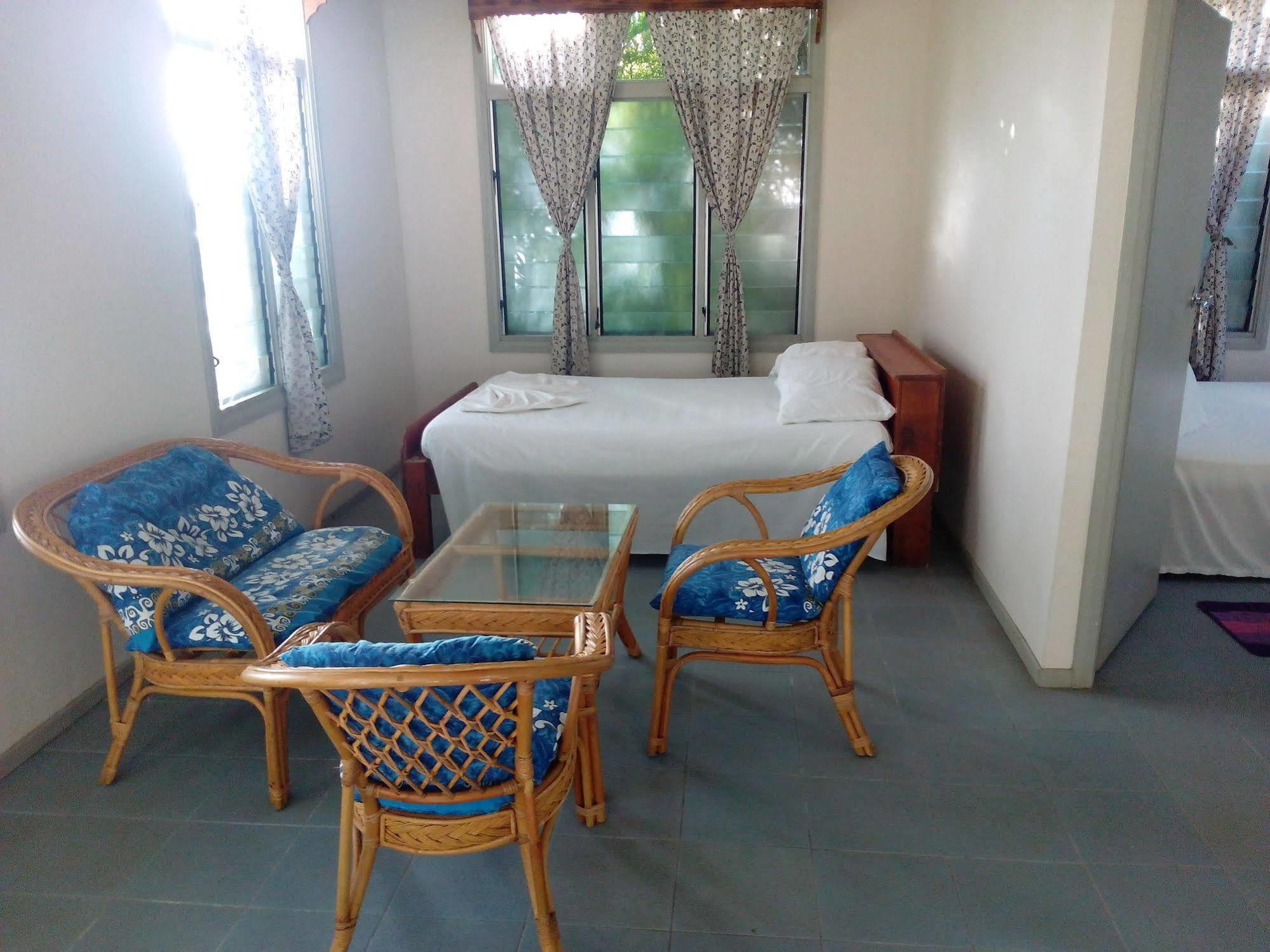Vacations Beach Fale Hotell Manase Eksteriør bilde