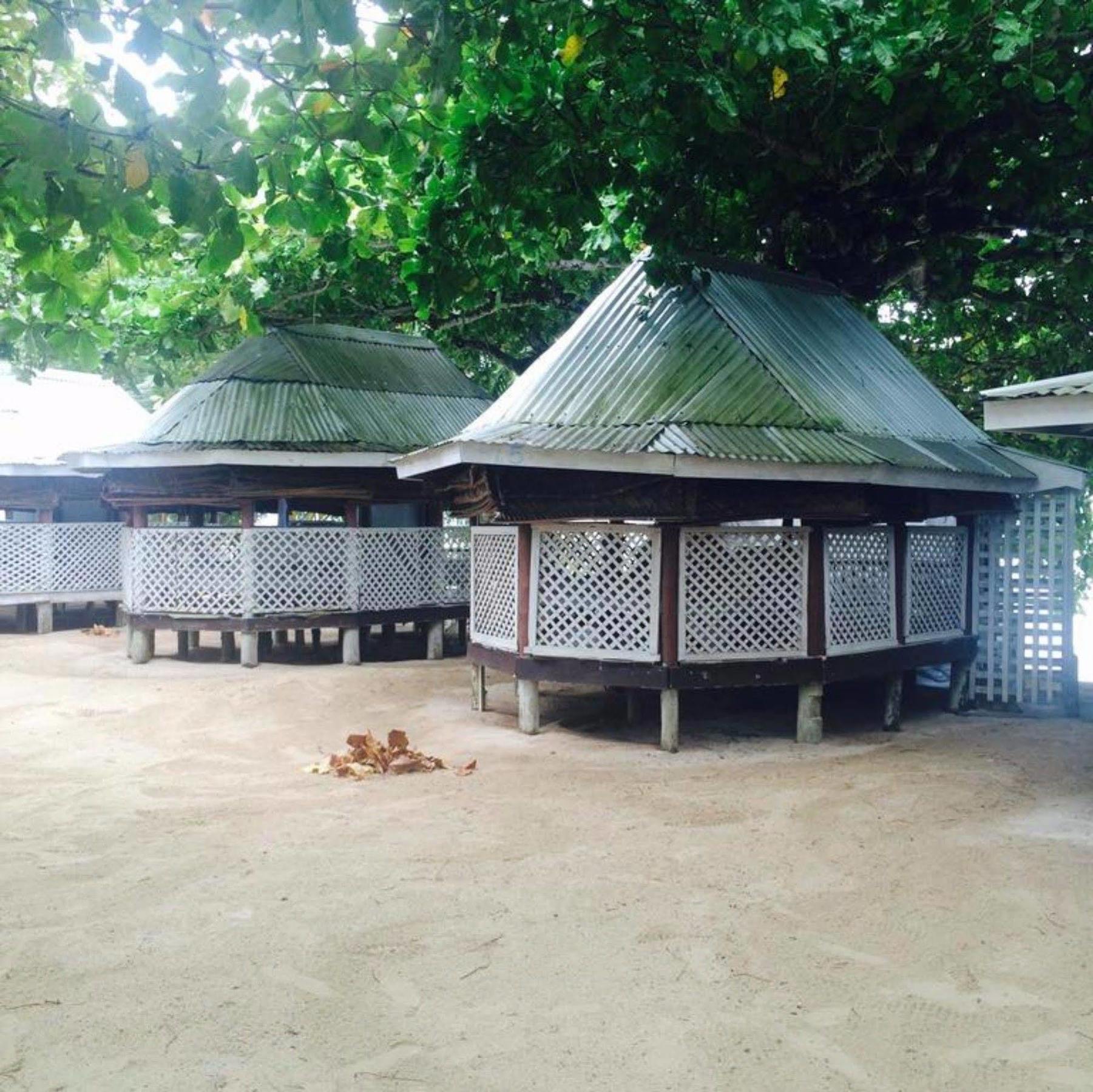Vacations Beach Fale Hotell Manase Eksteriør bilde