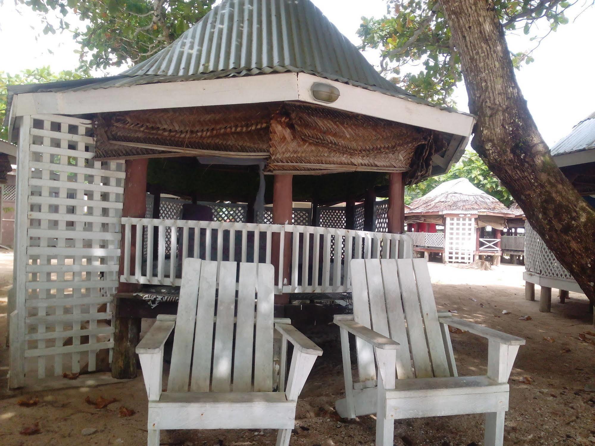 Vacations Beach Fale Hotell Manase Eksteriør bilde