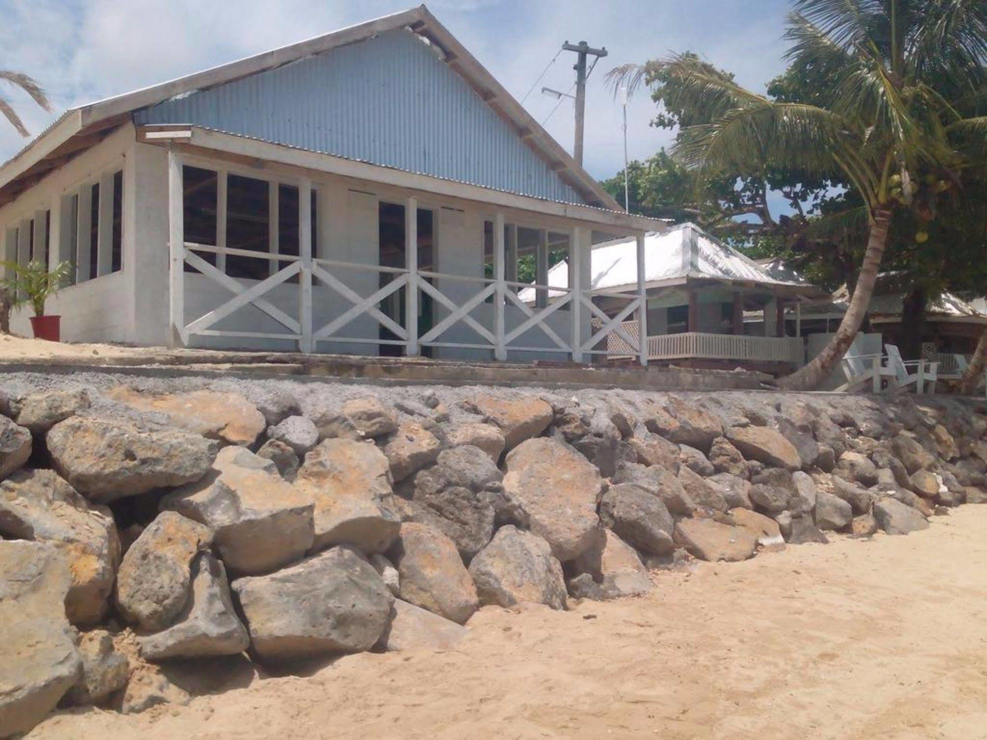 Vacations Beach Fale Hotell Manase Eksteriør bilde