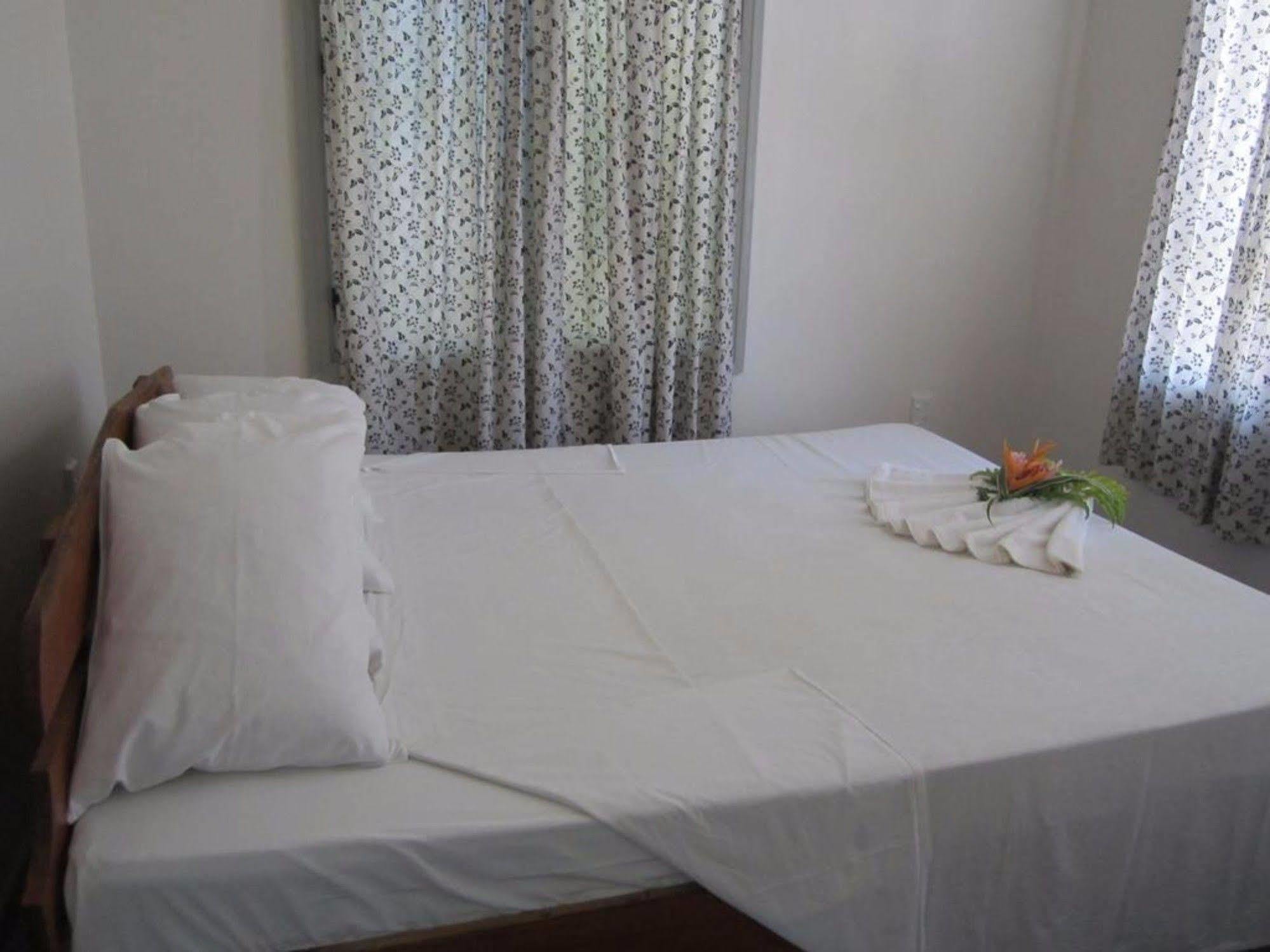 Vacations Beach Fale Hotell Manase Eksteriør bilde