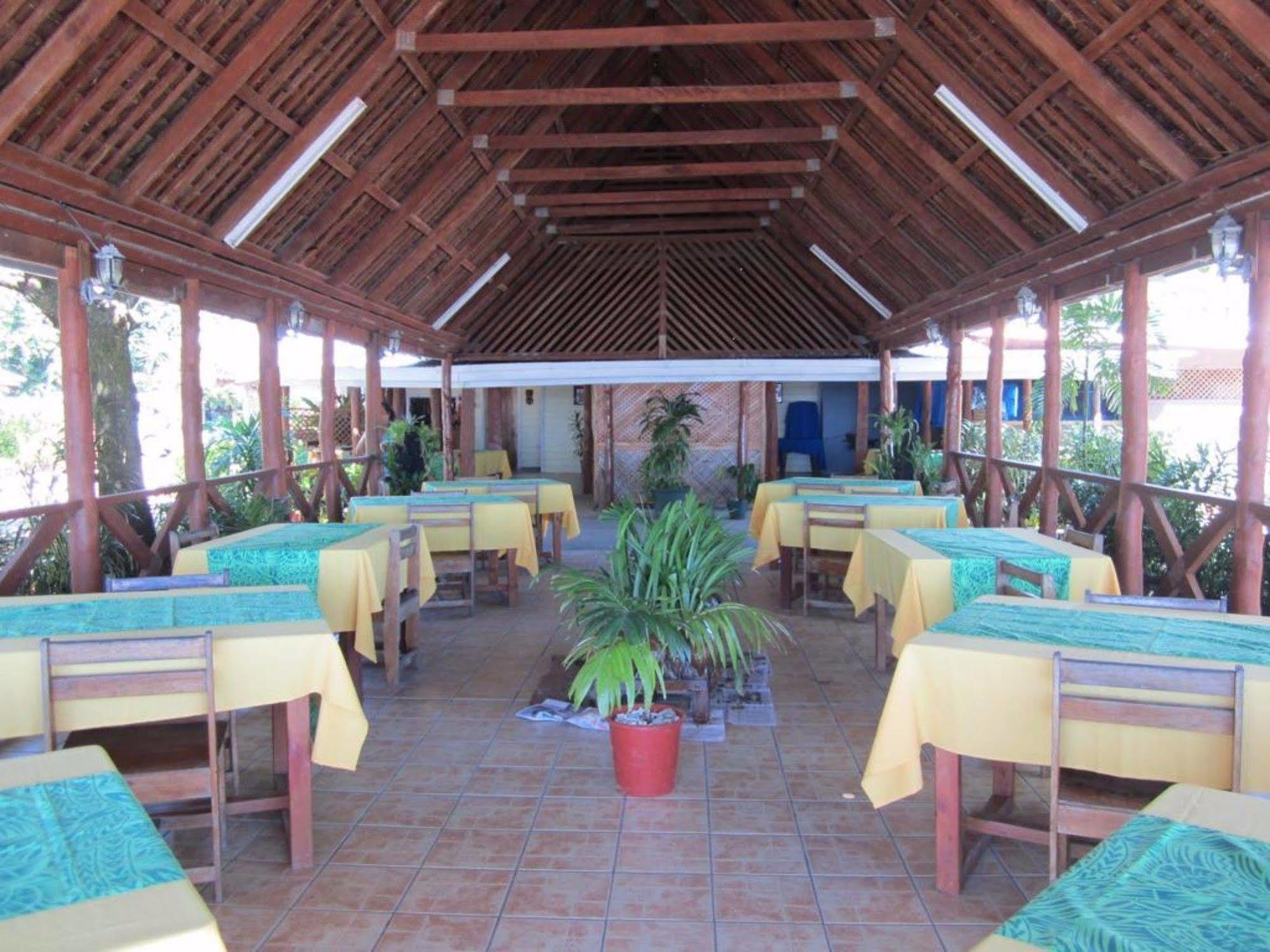 Vacations Beach Fale Hotell Manase Eksteriør bilde